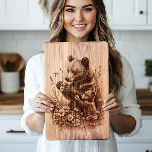Wurstbrett Gravurdatei, Bärenjunges Blumen Design, Rustikale Küchendeko – Bild 2