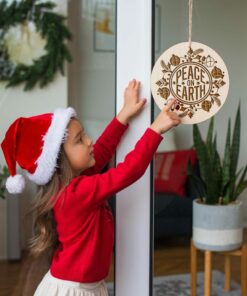 Christmas Round Sign Engraving, Peace On Earth |